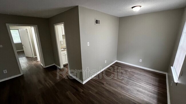 Building Photo - 3648 Rhea Ave