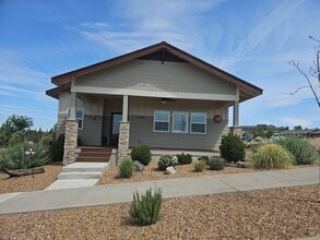 Building Photo - Fully Furnished Home with Stunning Cascade Mountain Views – Flexible Lease Options