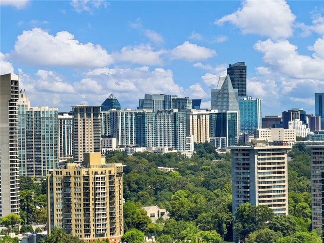 Building Photo - 115 Biscayne Dr NW