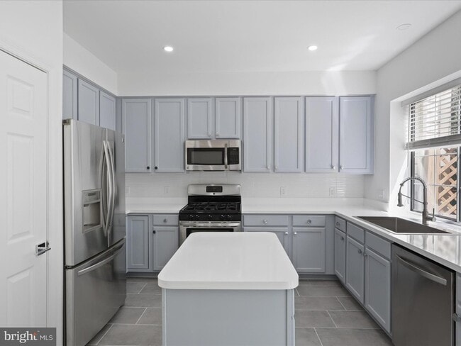 Building Photo - 5129 Beauregard St