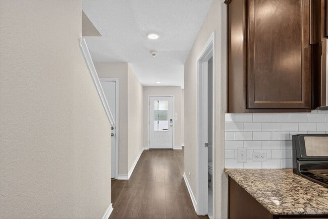 Building Photo - 9931 Bratten Rise