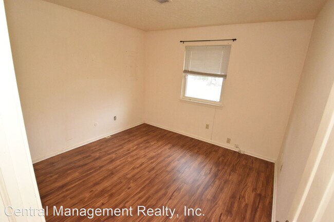 Building Photo - 2 br, 1 bath House - 120 W. Leyete Ave