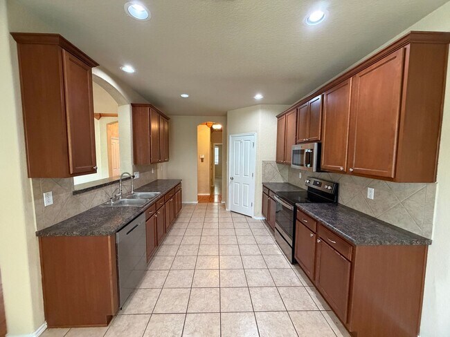 Building Photo - 9103 Rainbow Creek