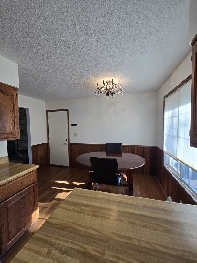 Building Photo - 25435 W Comfort Dr
