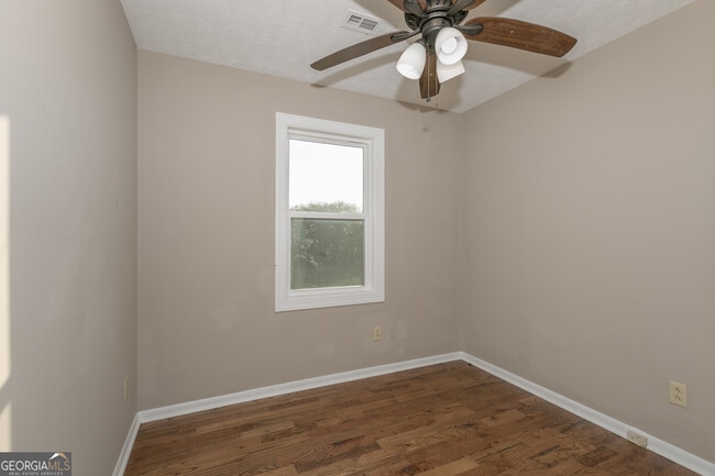 Building Photo - 1181 Glades Rd