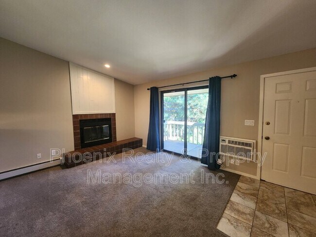 Building Photo - 2800 Kalmia Ave