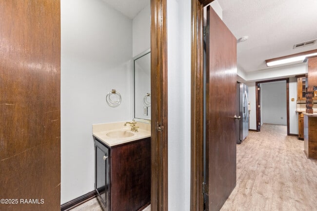 Building Photo - 202 Dublin Cir
