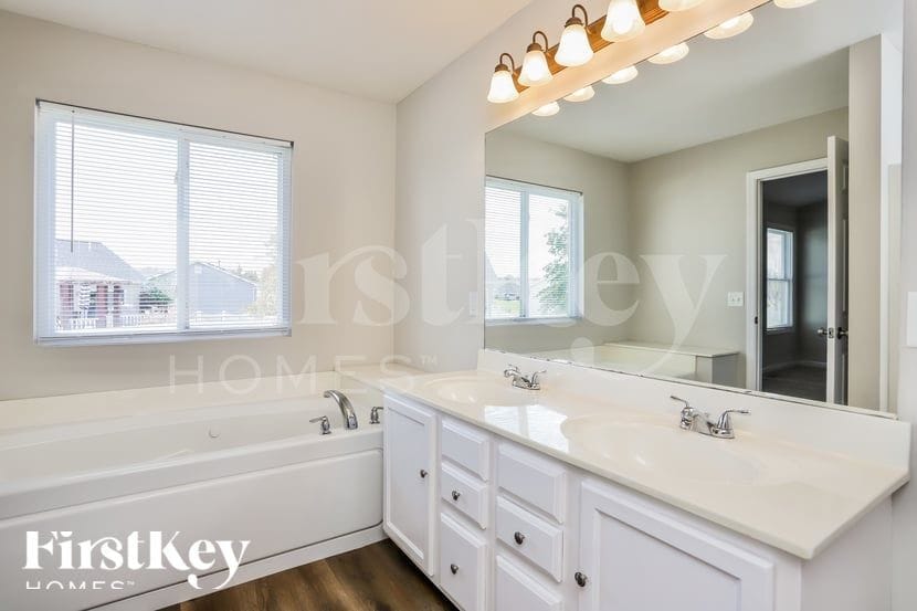 Building Photo - 456 Fawn Run Dr