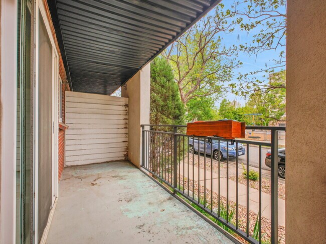 Building Photo - $1,625 - 1 Bed 1 Bath Condo Available Near...