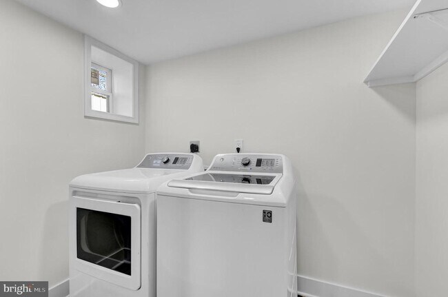 Building Photo - 5713 5th St S