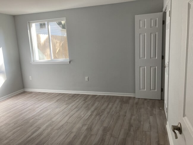 Building Photo - 719 Cypress Dr