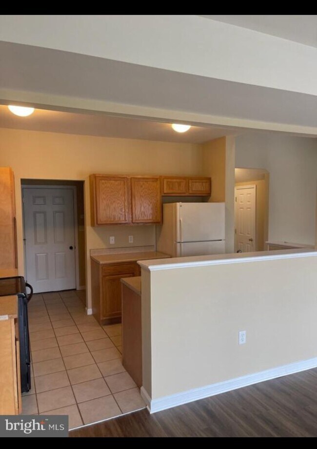 Building Photo - 333 Channing Dr
