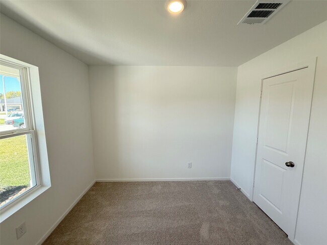 Building Photo - 505 Robin Ct