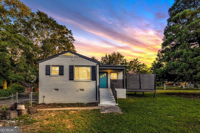 Building Photo - 811 Old Powder Springs Rd SW