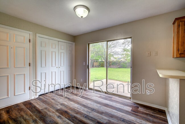 Building Photo - 2003 Hackberry Cir