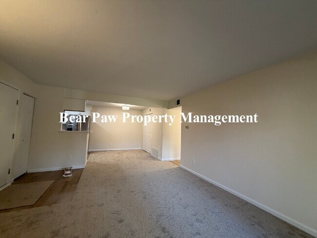 Building Photo - New Lower Price on this Great One Bedroom ...