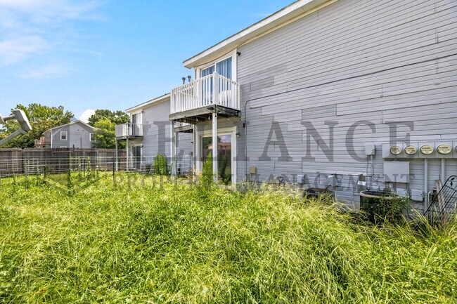 Building Photo - 7302 W Douglas Ave