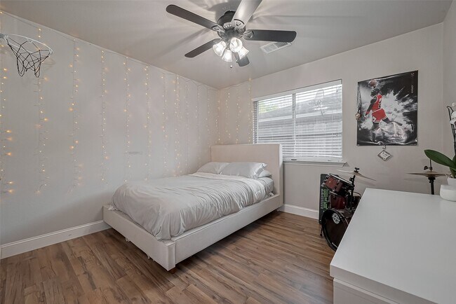 Building Photo - 119 Genesee Ridge Dr