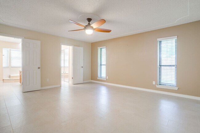 Building Photo - Great Move In Ready 3 Bedroom, 2 Bath Home Located in Northridge- Irving ISD- 75038
