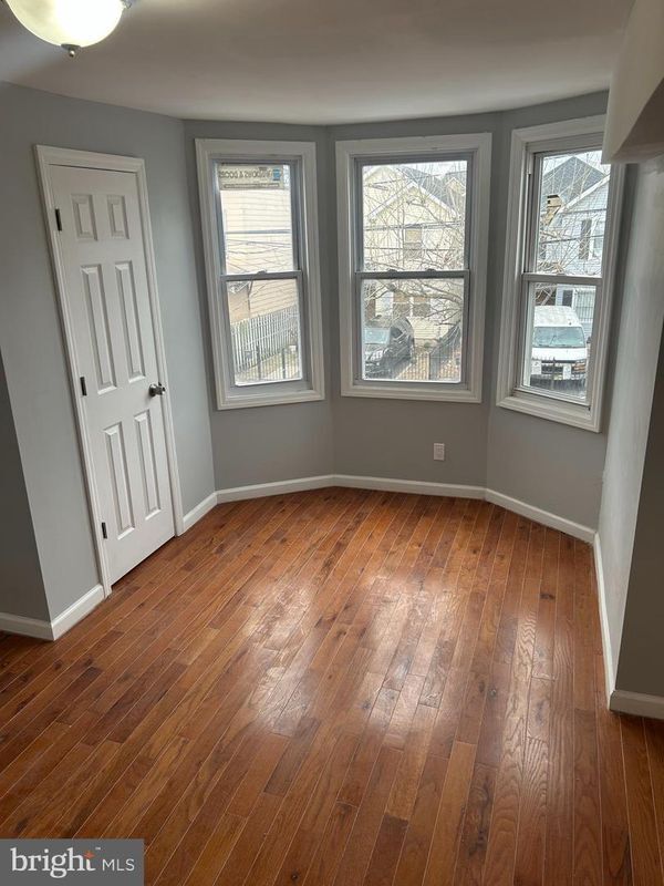 Building Photo - 440 S 17th St