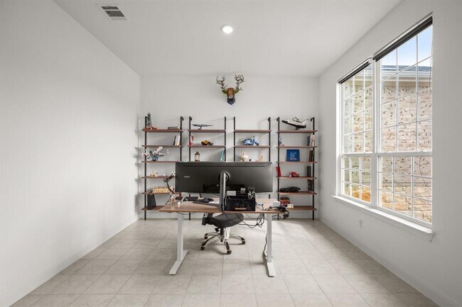 Building Photo - 385 Barnhill Lp