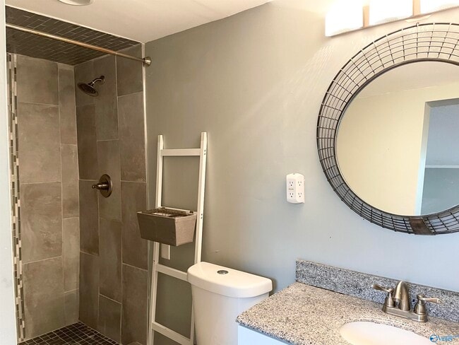 Building Photo - 612 Drummond Rd SW