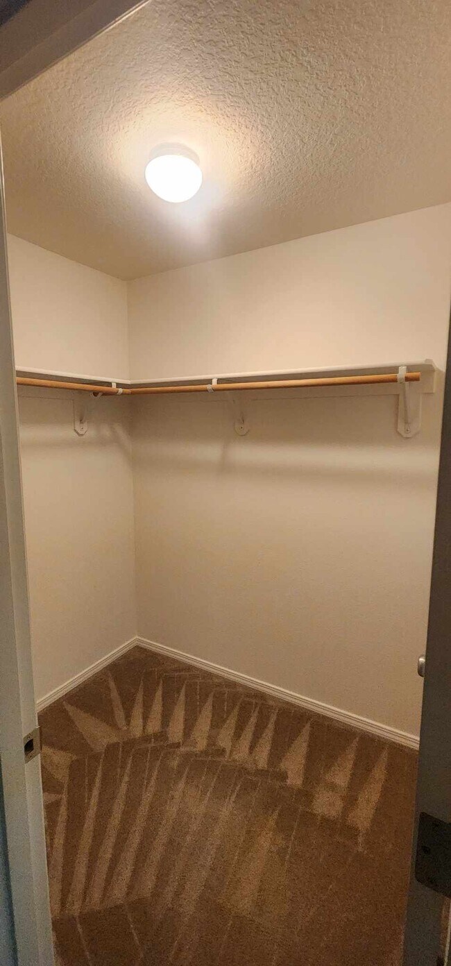 Building Photo - 1115 SE Alika Ave