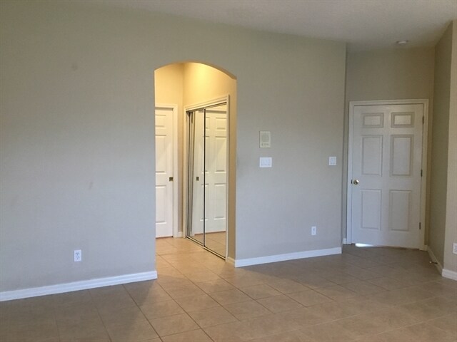 Building Photo - 1545 Amaryllis Cir