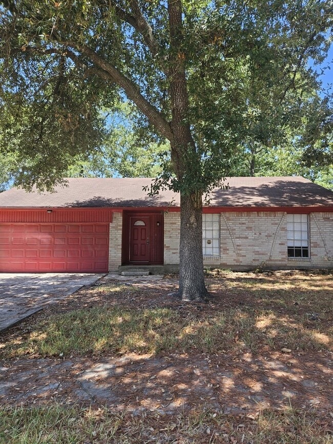 Building Photo - 2 Ollerton Ln