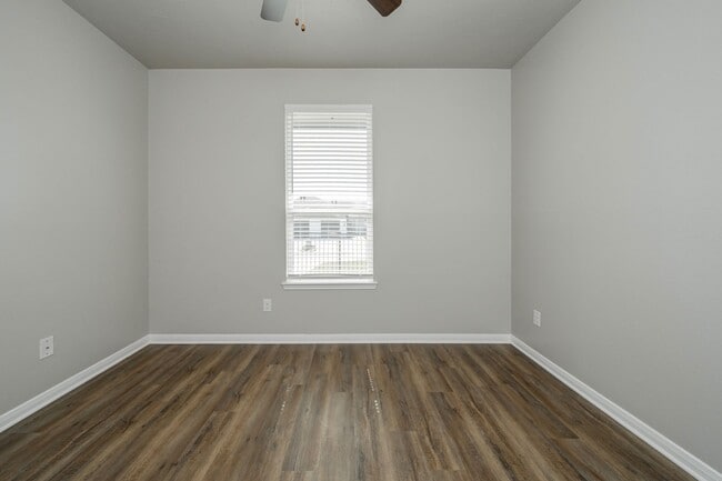 Building Photo - Where Style Meets Comfort: Elevate Your Living Experience