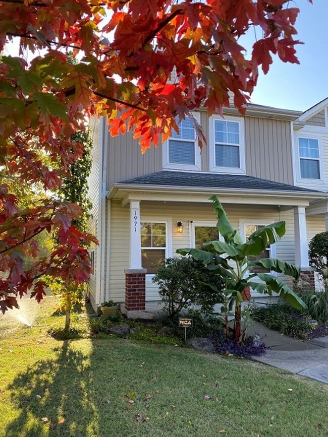 Building Photo - Modern 2BR/2BA Home Near BNA – Open Concep...
