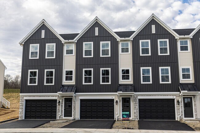 Building Photo - Brand New End Unit 3 bed, 2.5 bath townhome in Carlisle!