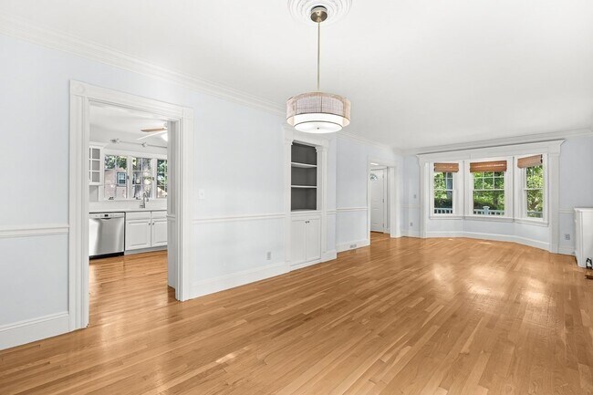 Building Photo - 20 Donizetti St