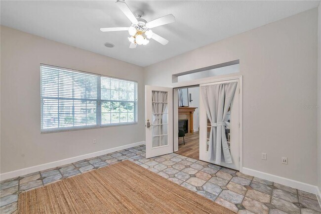 Building Photo - 1507 W Windhorst Rd