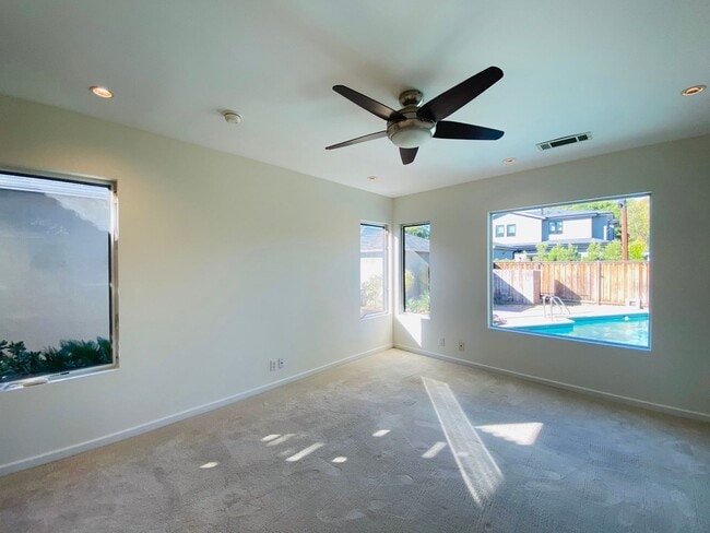 Building Photo - Sitting Proudly on a Vibrant Mar Vista Street, this 3-Bedroom 2-Bathroom Demands Your Attention