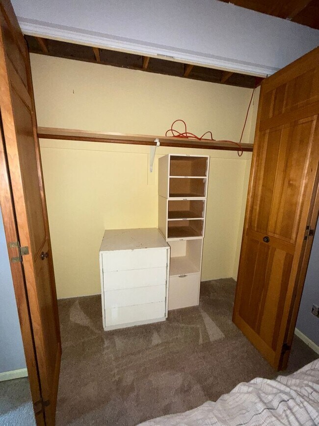 Building Photo - Cozy Huge 1 Bed with Loft and 2.5 Bath - H...