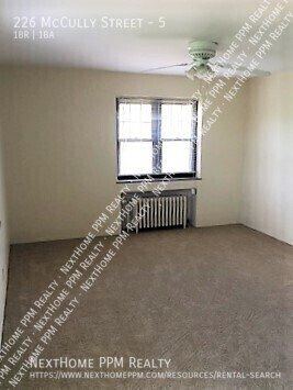 Building Photo - April or May 1st Large 1 Bed in Heart of M...