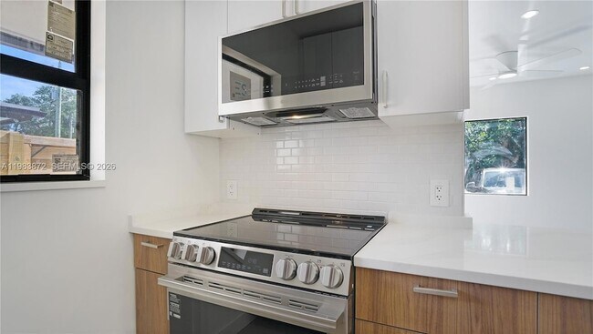 Building Photo - 1119 W Las Olas Blvd