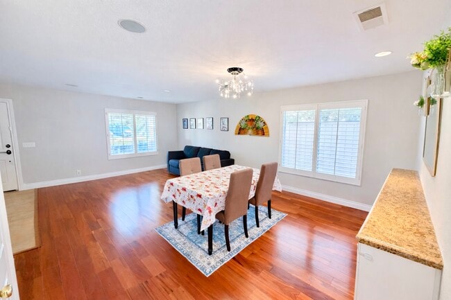 Building Photo - 730 Via Barquero