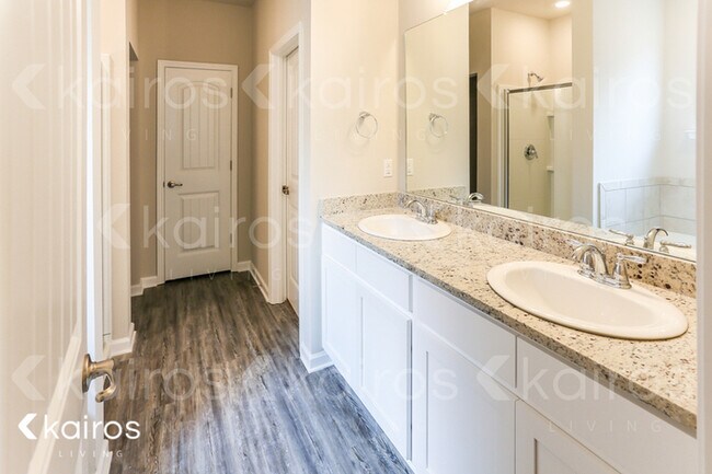 Building Photo - 6515 Tiger Pointe Dr.
