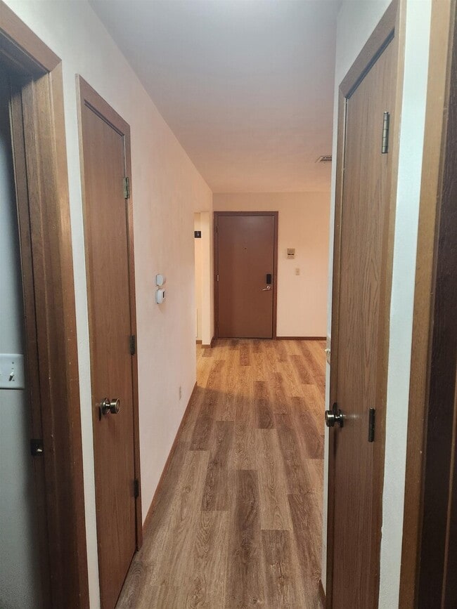 Building Photo - 709 Crosstown Ave