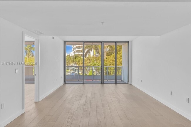 Building Photo - 9201 E Bay Harbor Dr