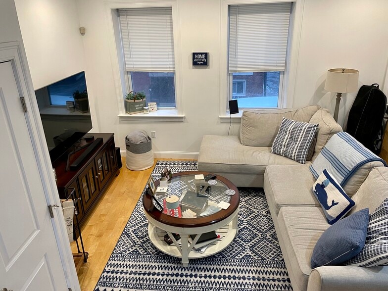 Building Photo - 10 Sheafe St