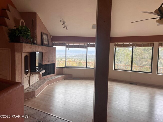 Building Photo - 3160 Rainbow Ridge Dr