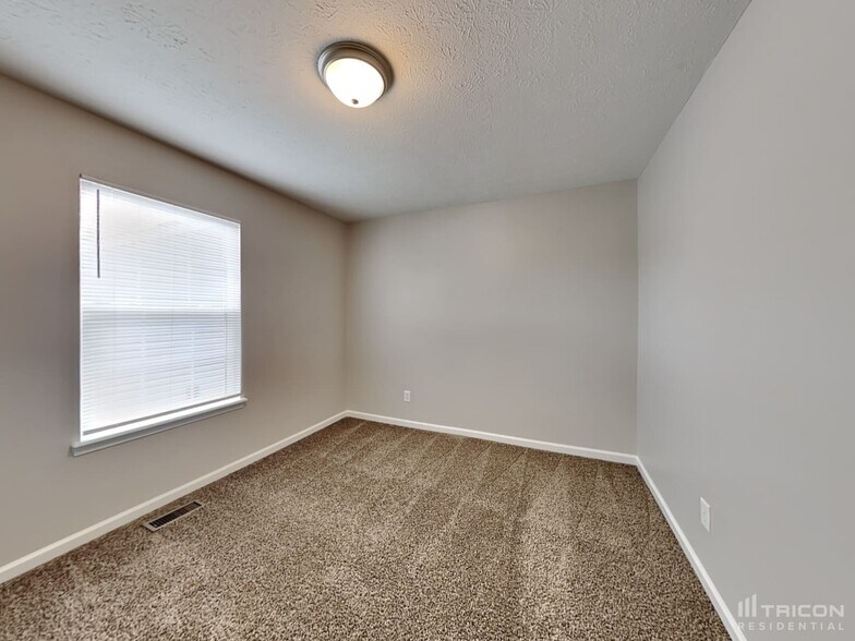Building Photo - 11949 Titania Cir