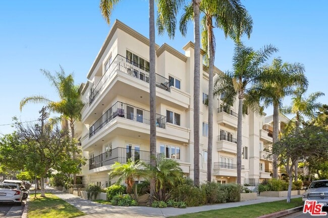 Building Photo - 435 Arnaz Dr