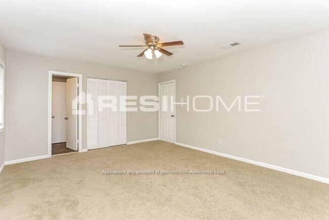 Building Photo - 1585 Plover Road