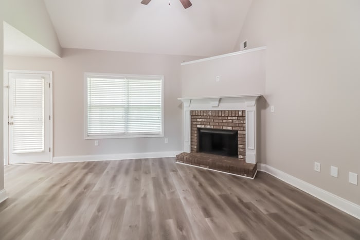 Building Photo - 221 Raleigh Way