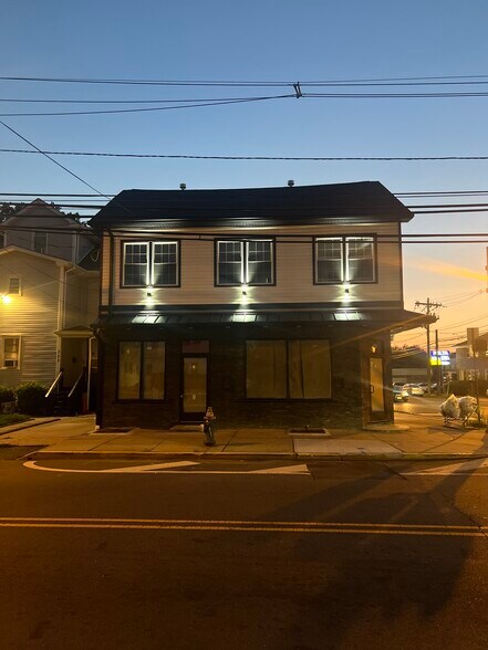 Building Photo - 331 Myrtle Ave