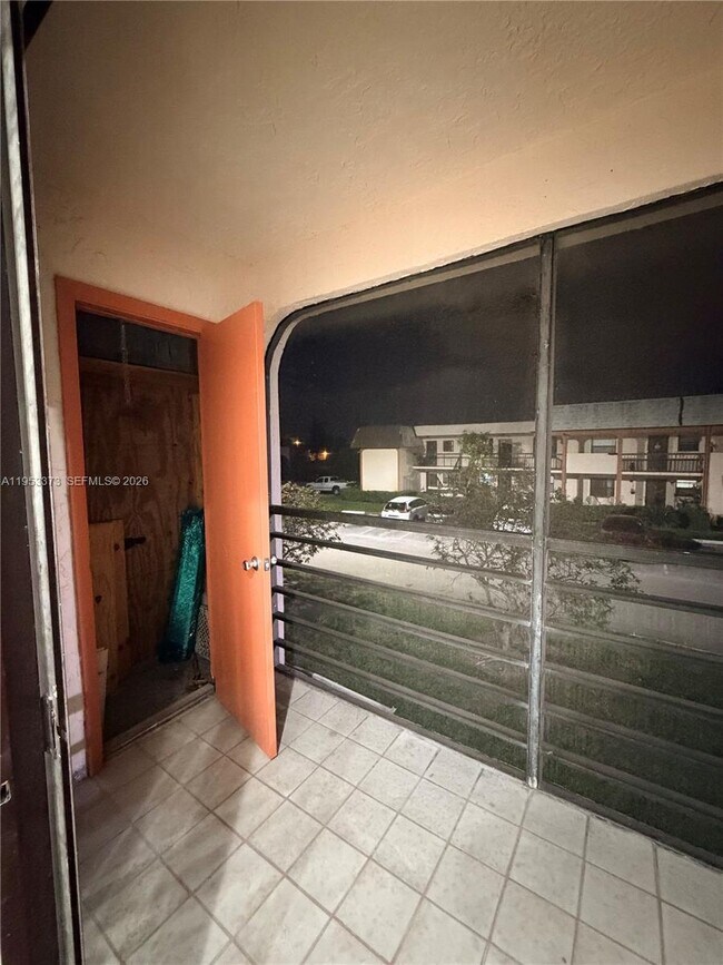 Building Photo - 20730 NE 8th Ct